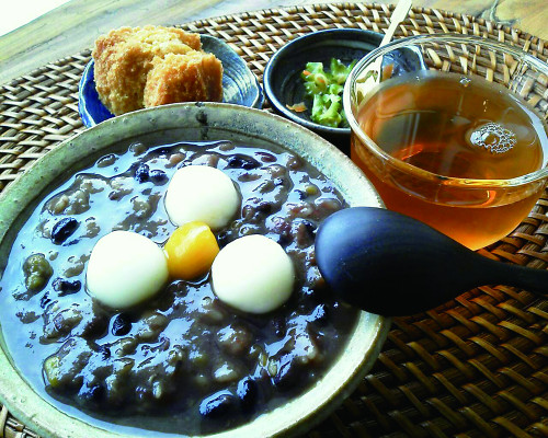 宮古豆を使用したぜんざい！（店内715円）