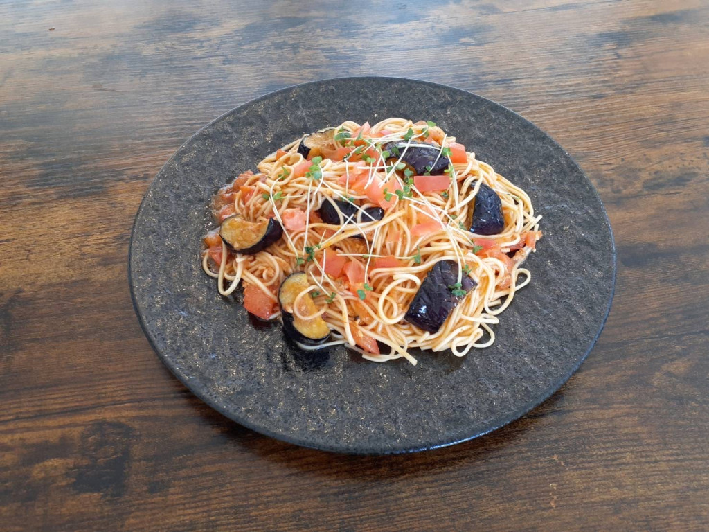 揚げナスのトマトアンチョビ素麺