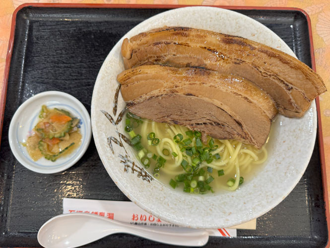 炙り三枚肉そば